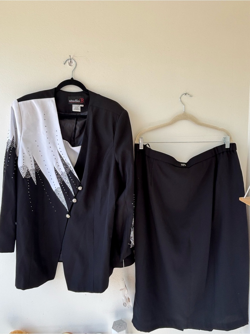 Studio B and White Embellished Women's Blazer & Skirt Set